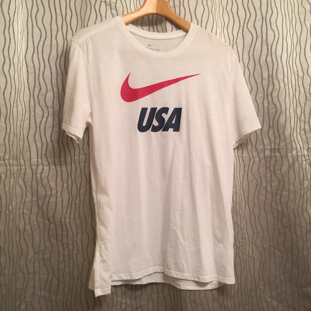 Men Nike Dri Fit Short Sleeve Shirt   Size: Large